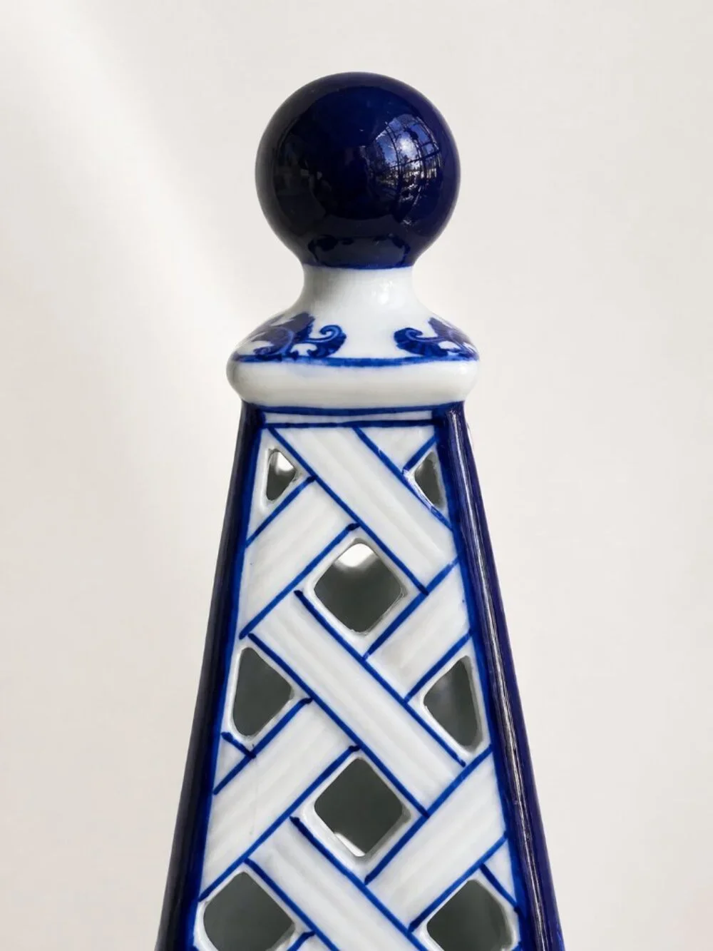 Bombay Co Blue White Porcelain Lattice Obelisk Candle Holder 10” NWOT